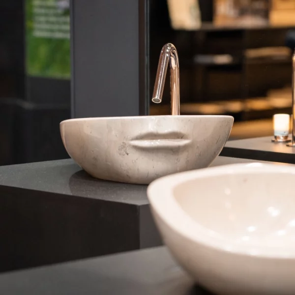 Mia-Urbo-Stone-bathroom-restroom-marble-limestone-sink-basin-bath-Marmorwaschbecken-мармуровий-умивальник-мраморный-умывальник-marmurinis-praustuvas