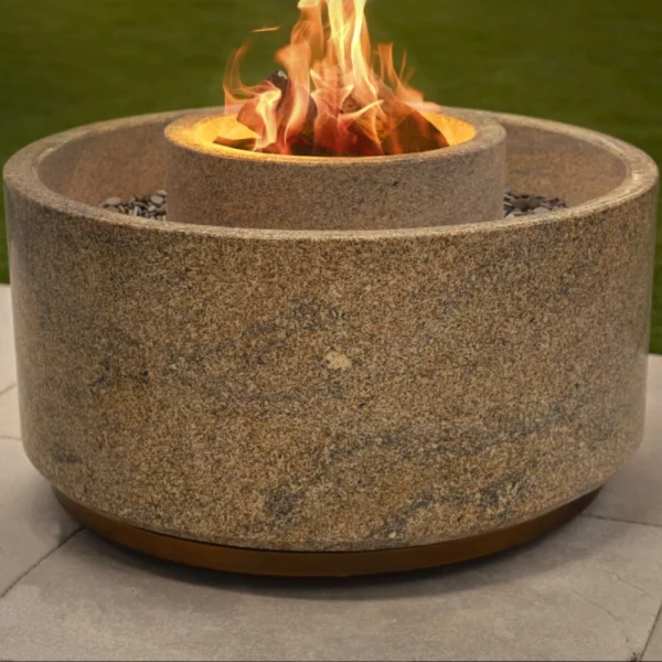 Mia-Urbo-Stone-Ignite-stone-fire-pit-bonfire-akmeninis-židinys-кам'яне-вогнище-каменный-очаг-Steinherd-kamenné-ohniště