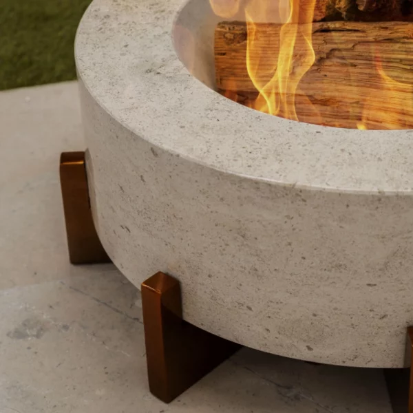 Mia-Urbo-Stone-Ignite-stone-fire-pit-bonfire-akmeninis-židinys-кам'яне-вогнище-каменный-очаг-Steinherd-kamenné-ohniště